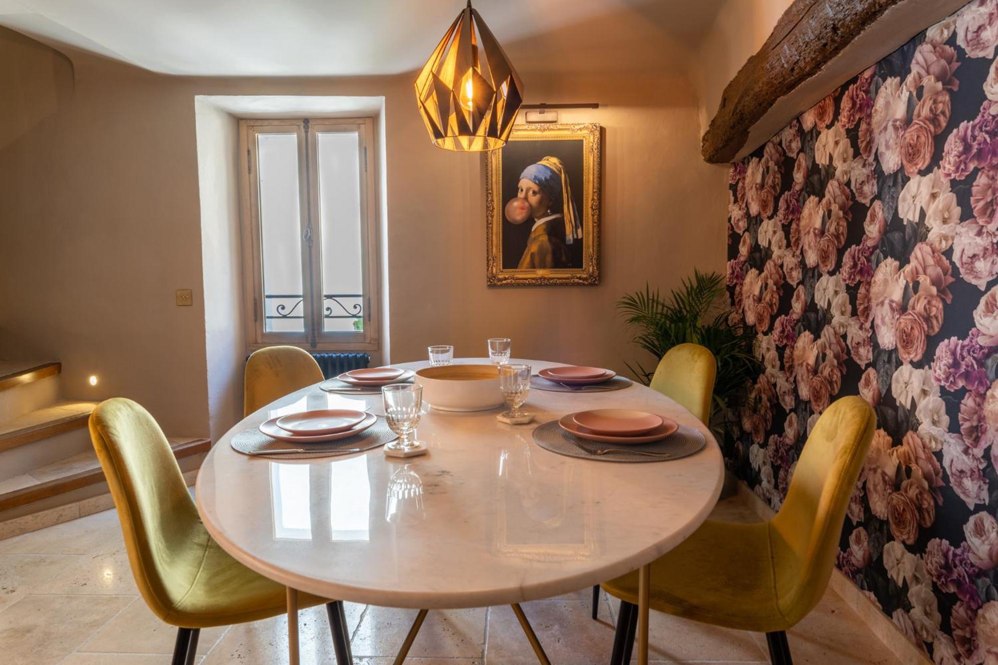 Ferienhaus Entire Townhouse In The Heart Of The Village Valbonne