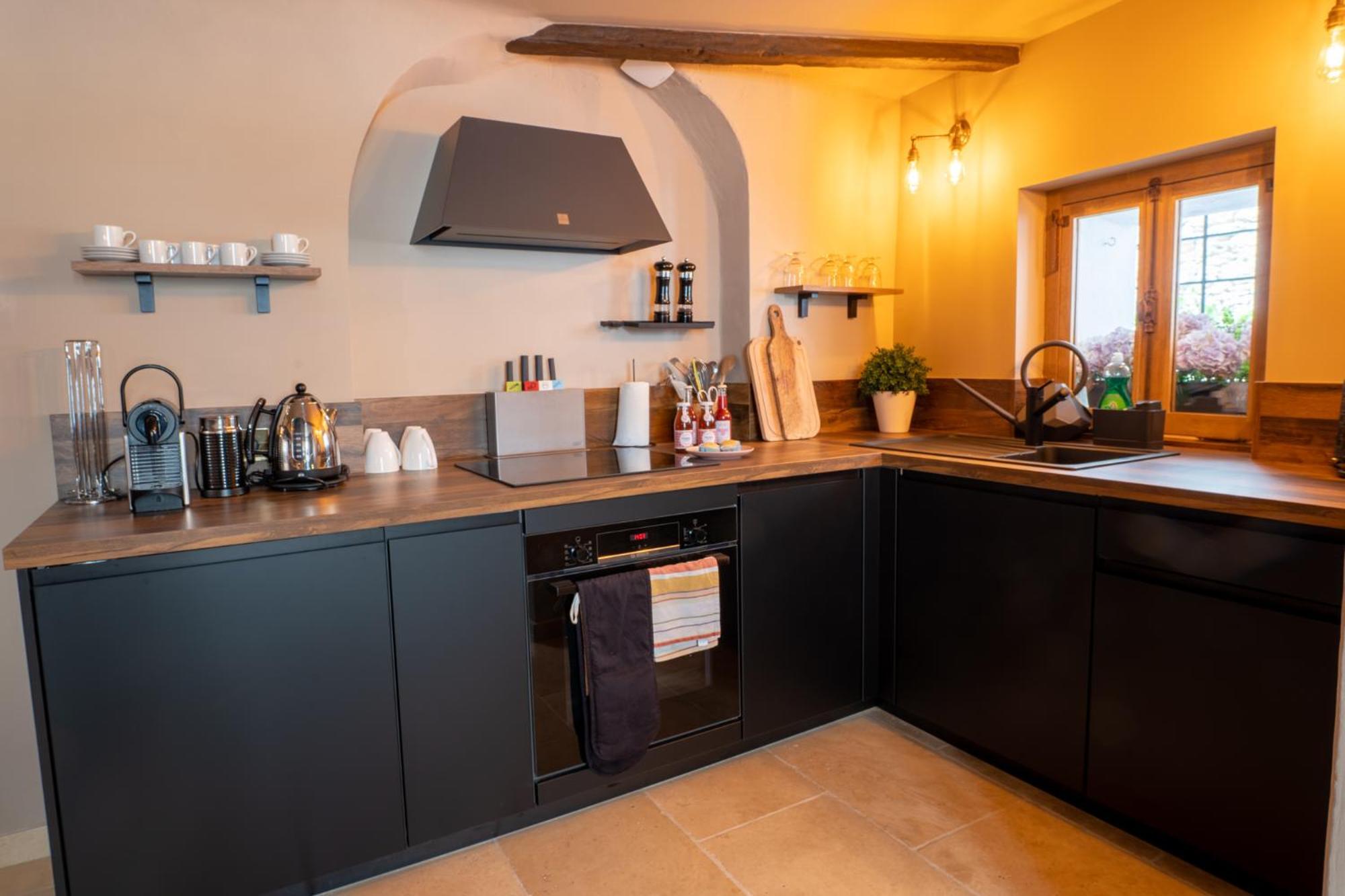 Entire Townhouse In The Heart Of The Village * Valbonne