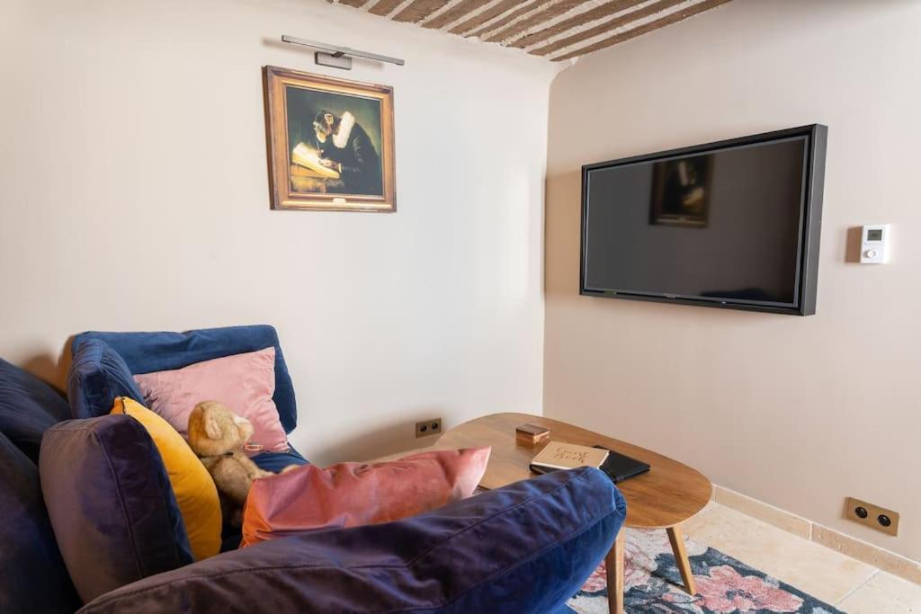 Entire Townhouse In The Heart Of The Village Ferienhaus Valbonne